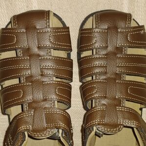 Wonder Nation Boys Brown Fisherman Sandles        Size 2.